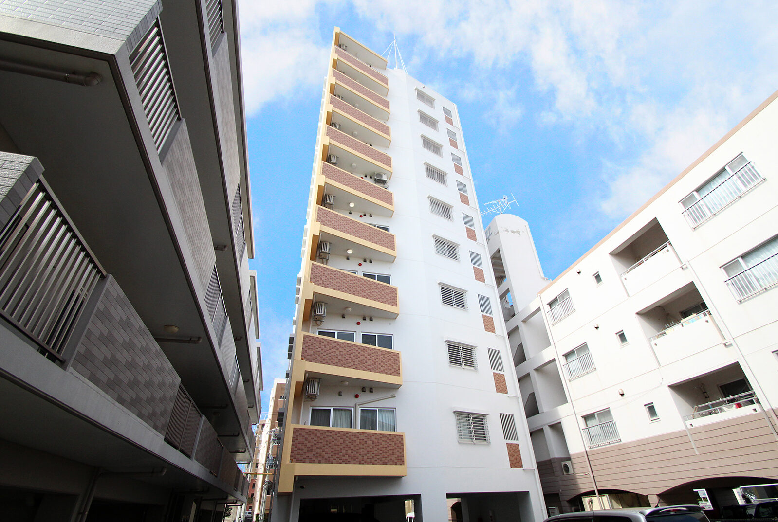 Ambitious【おもろまちヒルズ カレア】