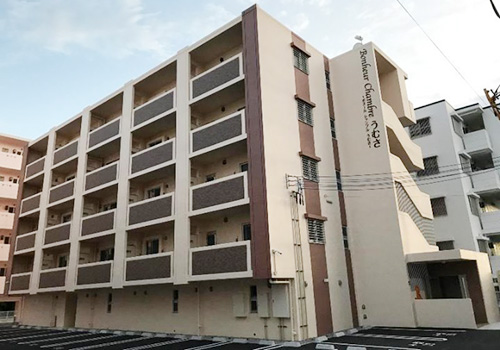 Ambitious名護市宇茂佐III C