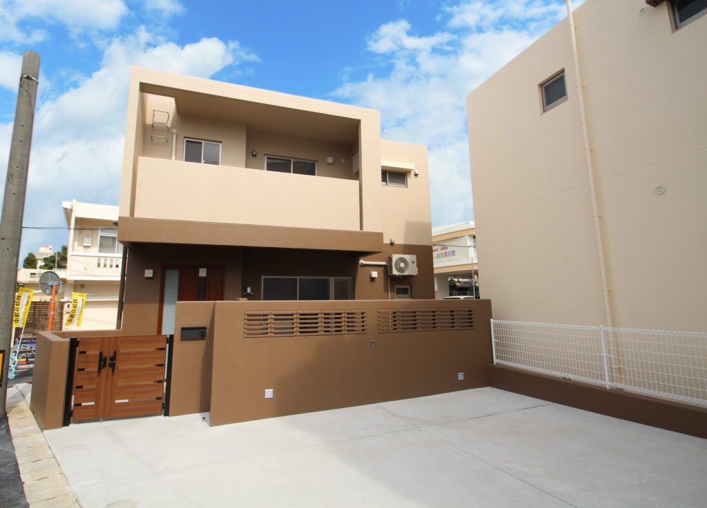 アンビシャスタウン沖縄市諸見里